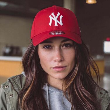 Кепка New Era New York Yankees 9FORTY Adjustable League Essential — бежева, розмір S/M, червоно-білий логотип