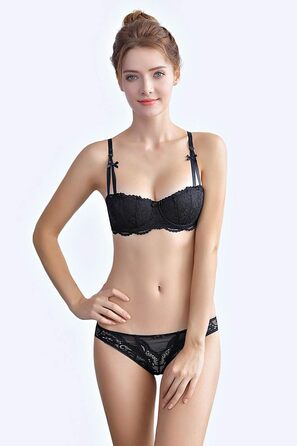 Жіночий комплект білизни Bluewhalebaby: мереживний бюстгальтер push-up та труси. Можливий додаток: галстук-стрінг та панчіхи. Розмір 85C, колір чорний