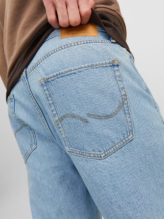 Чоловічі джинси Jack & Jones JJIALEX Baggy Fit синього кольору, денім