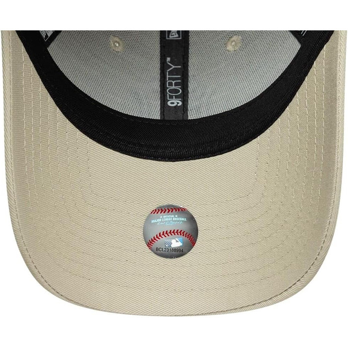 Жіноча кепка New Era New York Yankees MLB 9Forty Satin Rose — регульована сатинова панама з логотипом