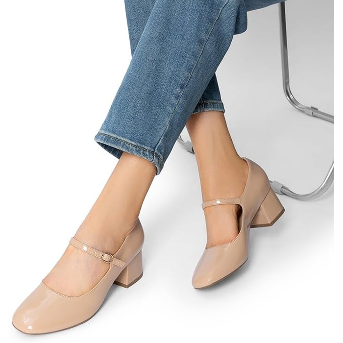 Жіночі туфлі-човники DREAM PAIRS із закритим носком, бежеві (розмір 38.5 EU)