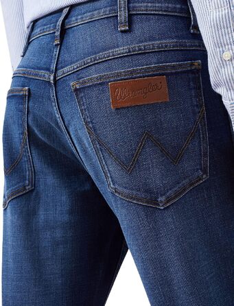 Чоловічі джинси Wrangler Foundation Regular Tapered Fit, колір Jagged Balancing Act, розмір 33W/30L