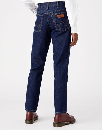 Чоловічі джинси Wrangler Texas Stretch W121XU13M заужені (Tapered), колір Darkstone, розмір 38W/36L