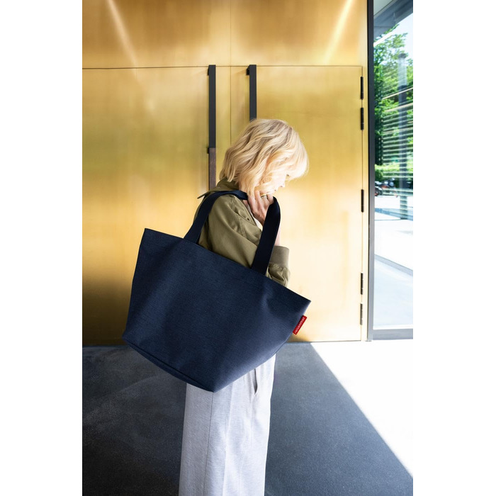 Сумка-шопер reisenthel shopper M водовідштовхуюча, темно-синя (Twist Navy)