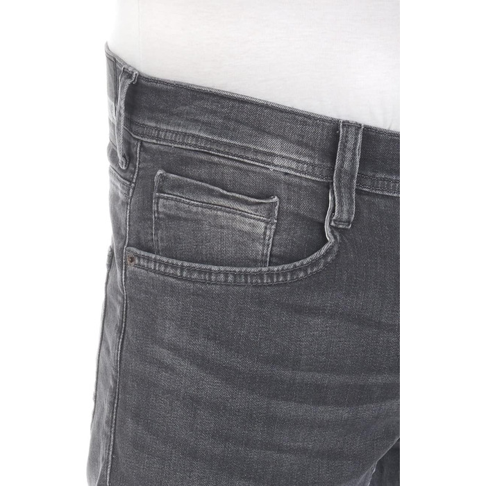 Чоловічі джинси Mustang Oregon Tapered, колір Used Black Denim (44W / 34L)