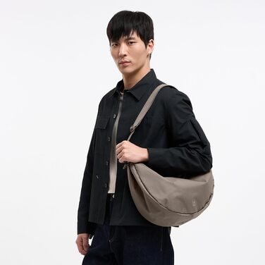 Водонепроникна сумка-кросбоді GOT BAG Moon Bag у формі півмісяця, великий розмір (Seal Monochrome, Large)