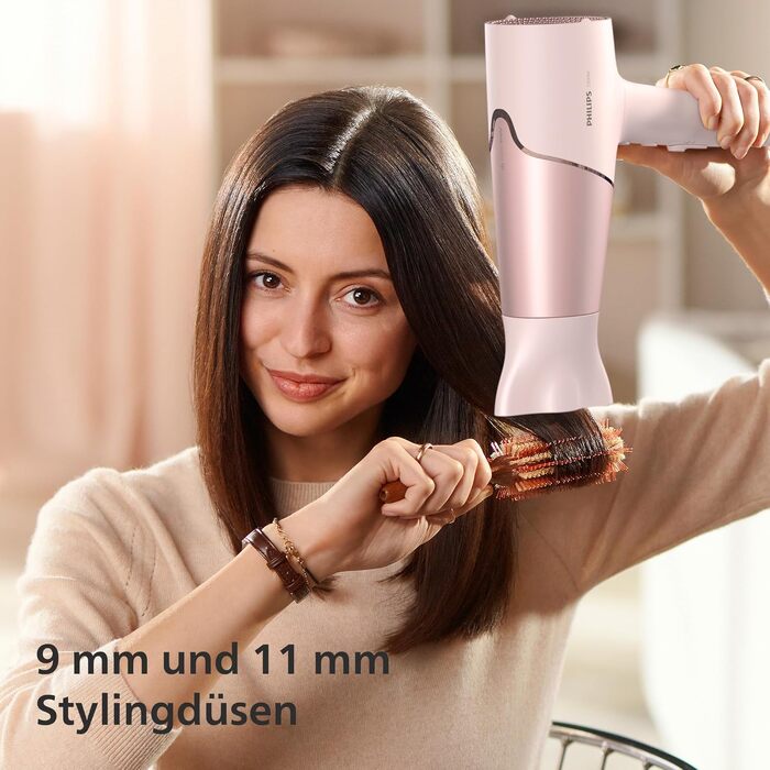 Фен для волосся Philips 5000 Series BHD530/20 з технологією ThermoShield, дифузором для об'єму та насадками-концентраторами 9 та 11 мм, колір перламутр