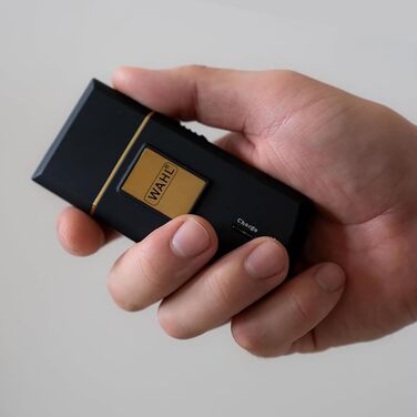 Електрична бритва для подорожей Wahl Travel Shaver Gold Edition — акумуляторна компактна машинка для гоління чоловіків, золотиста