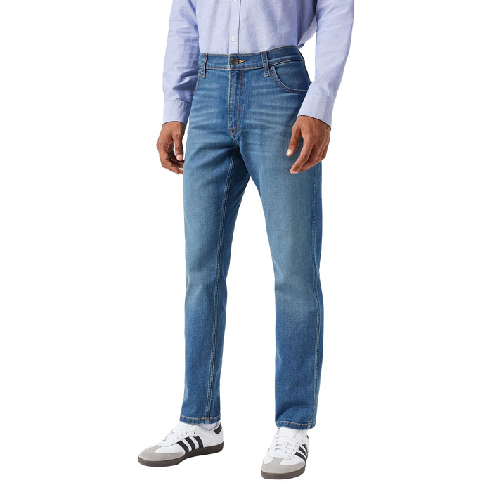 Чоловічі джинси Wrangler Foundation Regular Tapered Fit, колір Jagged, розмір 32W/32L Boone