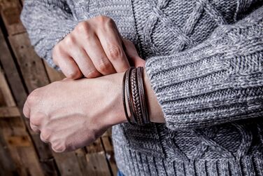 Шкіряний плетений браслет для чоловіків SERASAR Premium коричневого кольору з магнітною застібкою з нержавіючої сталі, 25 см, у подарунковій коробці