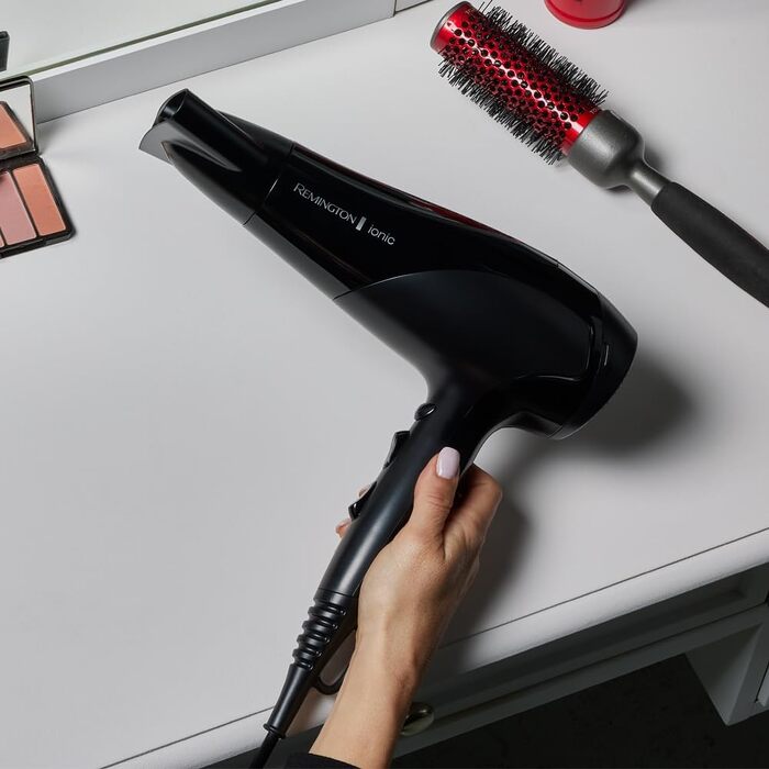 Фен для волосся Remington D3199 з іонізацією та керамічним покриттям, 2200 Вт, білий (дифузор та вузький сопло в комплекті)